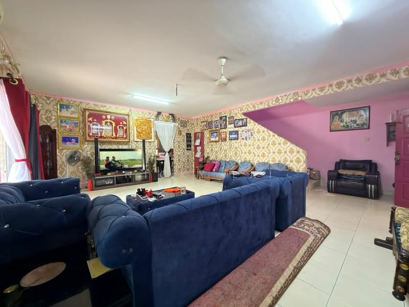 2-storey Terraced House for Sale in Taman Suria Selayang (Selayang) - Nicky Lai - Living Room - PropertyGuru.com.my