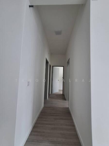 Condominium for Rent at Sanderling Lakefront - Tango Balraj - Corridor - PropertyGuru.com.my