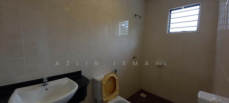 2-storey Terraced House for Sale in Seksyen U9 (Shah Alam) - Azlin Ismail - Bathroom - PropertyGuru.com.my