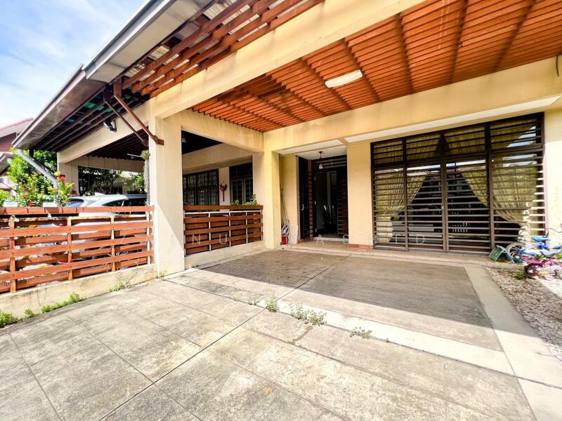 2-storey Terraced House for Sale in Bukit Jelutong (Shah Alam) - Zainul Rashid - Exterior - PropertyGuru.com.my