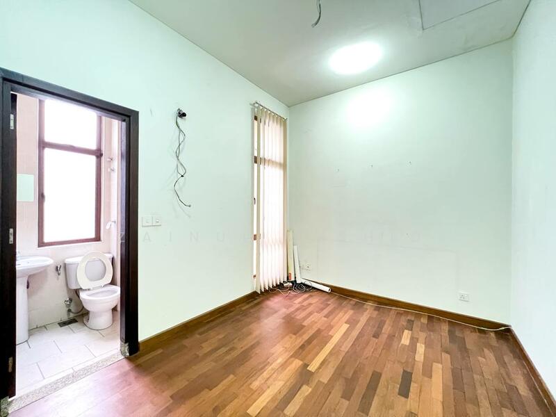 2-storey Terraced House for Sale in Bukit Jelutong (Shah Alam) - Zainul Rashid - Bathroom - PropertyGuru.com.my