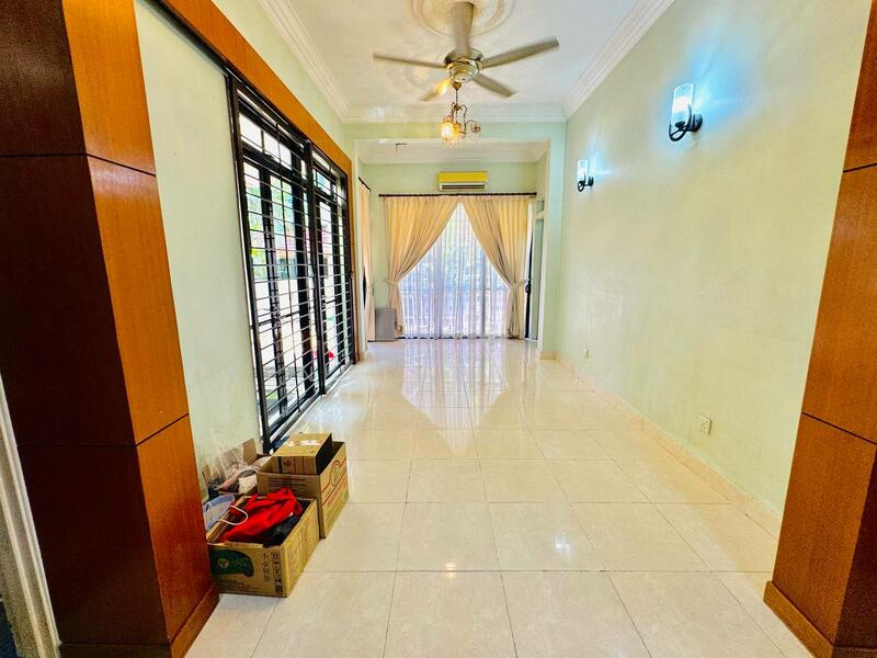 2-storey Terraced House for Sale in Bukit Jelutong (Shah Alam) - Zainul Rashid - Living Room - PropertyGuru.com.my