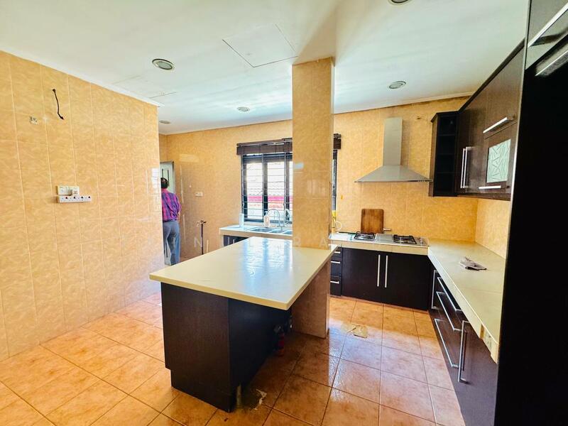 2-storey Terraced House for Sale in Bukit Jelutong (Shah Alam) - Zainul Rashid - Kitchen - PropertyGuru.com.my