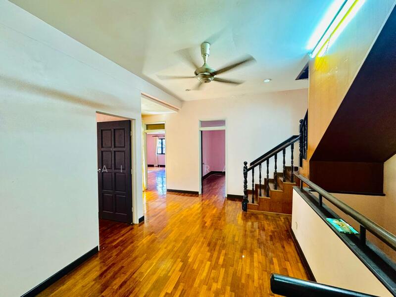 2-storey Terraced House for Sale in Bukit Jelutong (Shah Alam) - Zainul Rashid - Living Room - PropertyGuru.com.my
