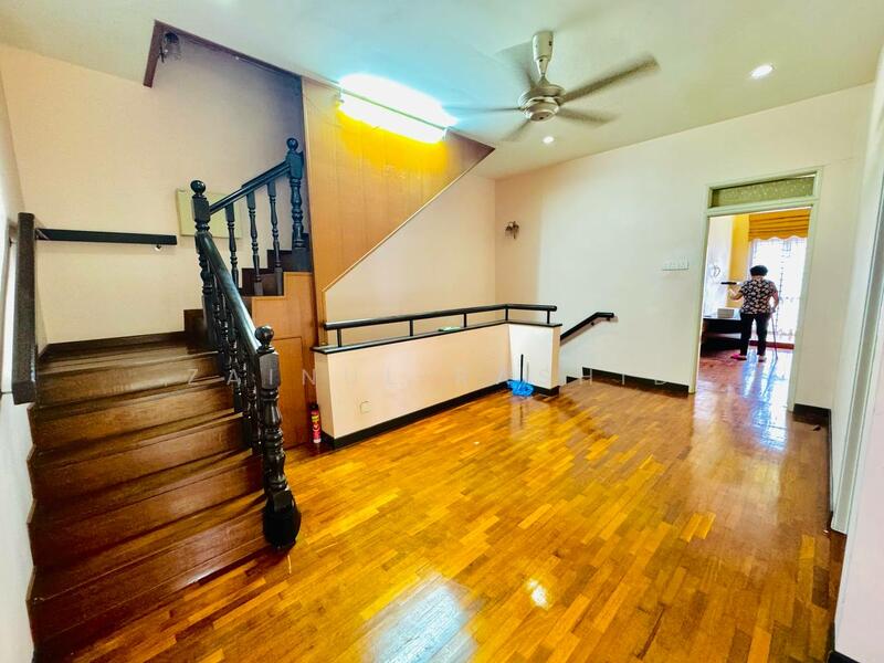2-storey Terraced House for Sale in Bukit Jelutong (Shah Alam) - Zainul Rashid - Interior - PropertyGuru.com.my