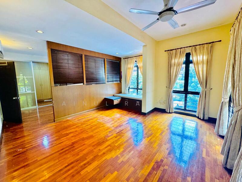 2-storey Terraced House for Sale in Bukit Jelutong (Shah Alam) - Zainul Rashid - Living Room - PropertyGuru.com.my