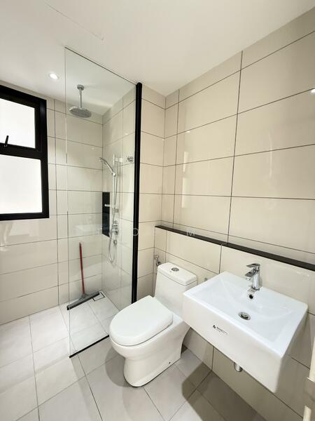Duta Park Residences untuk Untuk Dijual - RM 600,000, Apr 2026 - Bathroom - PropertyGuru.com.my
