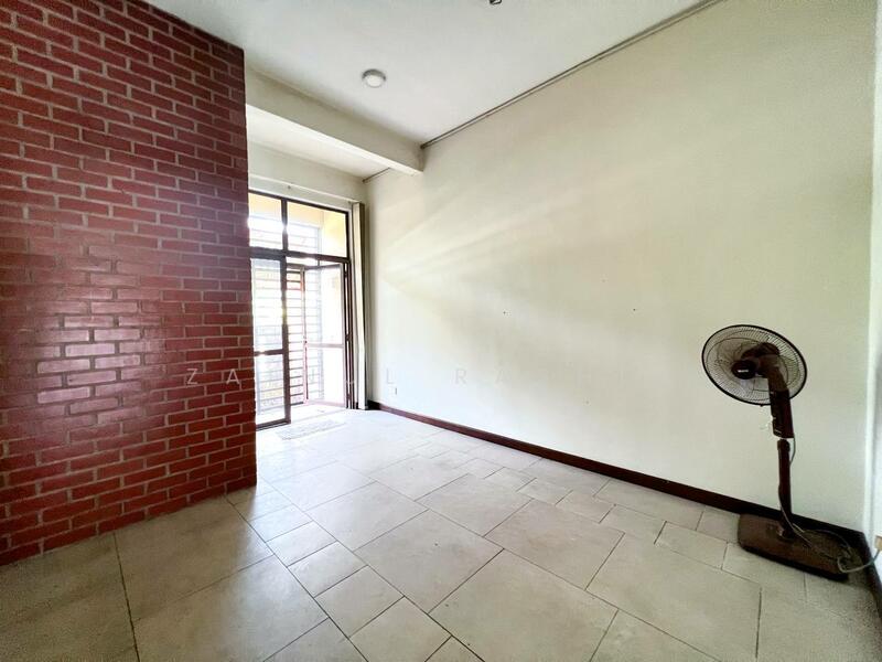 2-storey Terraced House for Sale in Bukit Jelutong (Shah Alam) - Zainul Rashid - Entrance - PropertyGuru.com.my
