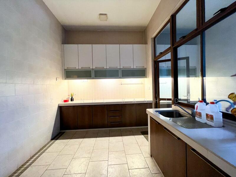 2-storey Terraced House for Sale in Bukit Jelutong (Shah Alam) - Zainul Rashid - Kitchen - PropertyGuru.com.my