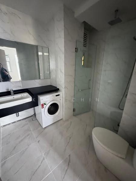 Kediaman Servis untuk Dijual di Met 1 Residences - Kays Chin - Bathroom - PropertyGuru.com.my