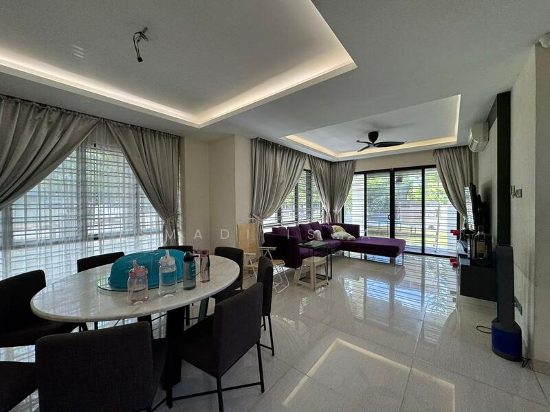 2-storey Terraced House for Sale in Denai Alam (Shah Alam) - Ismadi Ismail - Living Room - PropertyGuru.com.my