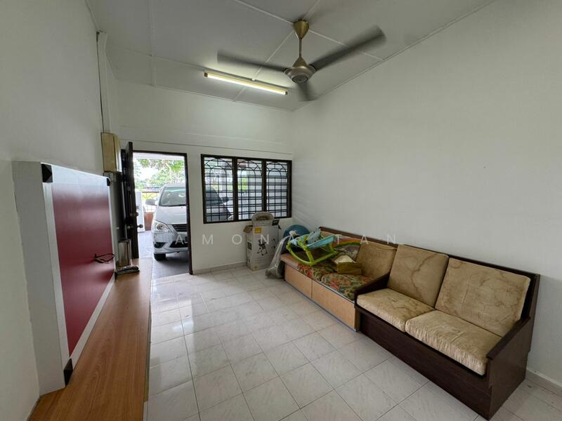 Taman Seri Krubong untuk Untuk Dijual - RM 300,000, Feb 2026 - Living Room - PropertyGuru.com.my