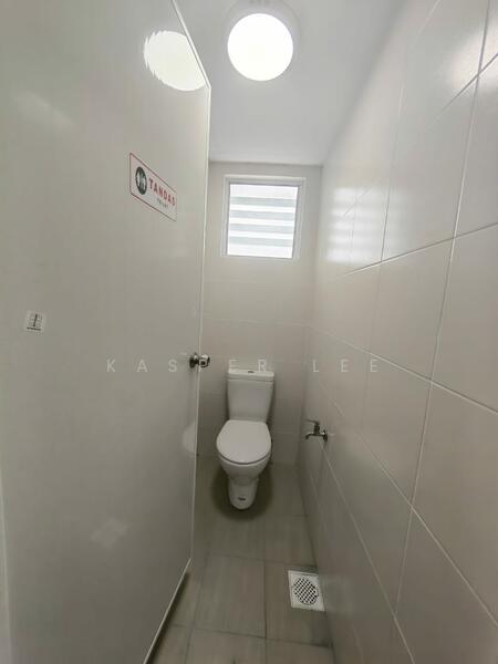 Shop / Office for Rent in Taman Sutera (Johor Bahru) - Kasper Lee - Bathroom - PropertyGuru.com.my