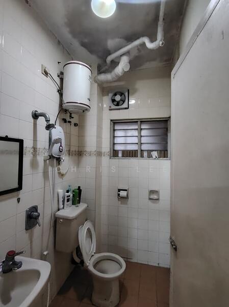 2-storey Terraced House for Sale in Usj 4 (Subang Jaya) - Chris Lee - Bathroom - PropertyGuru.com.my