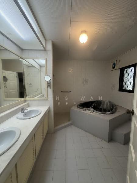 Bungalow House for Rent in Taman Tunku (Bukit Tunku (Kenny Hills)) - Thong Wan See - Bathroom - PropertyGuru.com.my