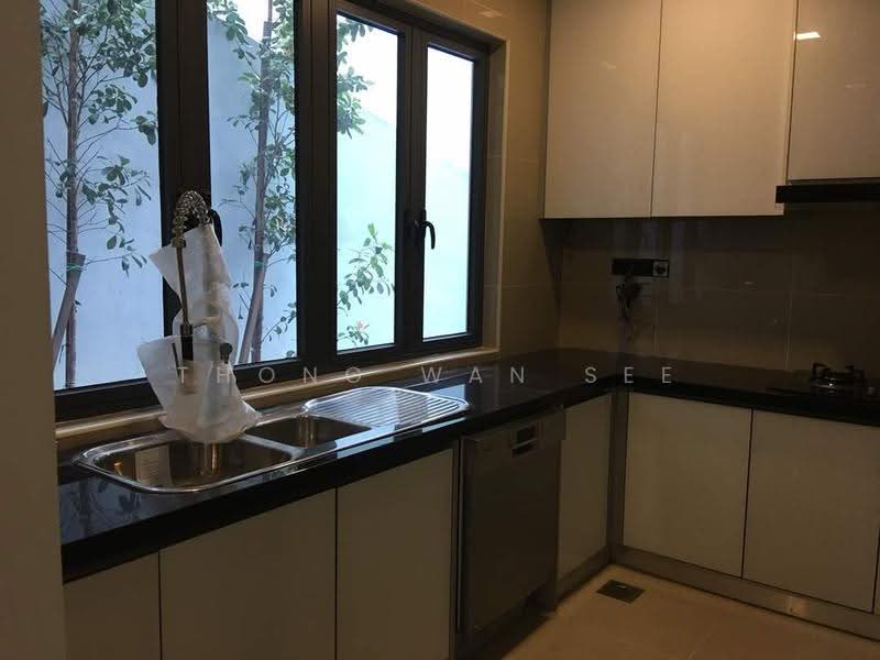 Bungalow House for Sale in Taman Tunku (Bukit Tunku (Kenny Hills)) - Thong Wan See - Kitchen - PropertyGuru.com.my