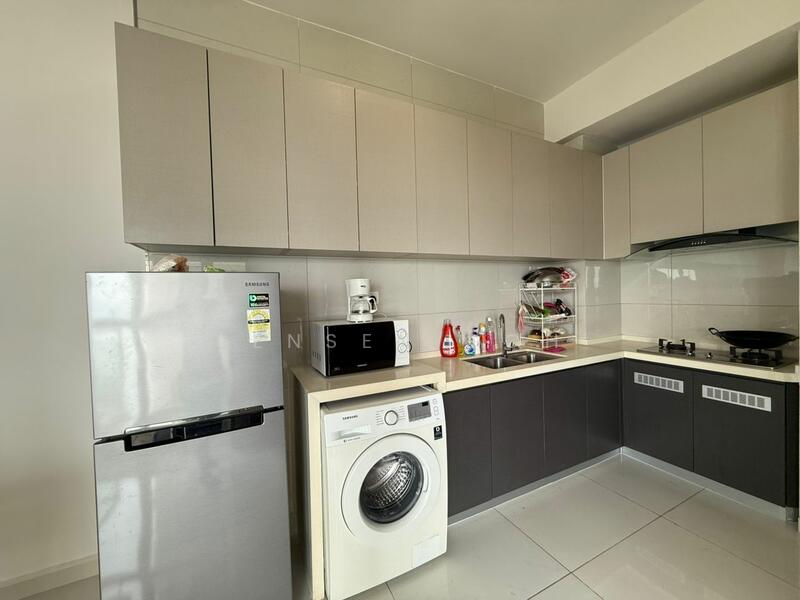 Condominium for Rent at Lovell @ Country Garden Danga Bay - Jensen Goh - Kitchen - PropertyGuru.com.my