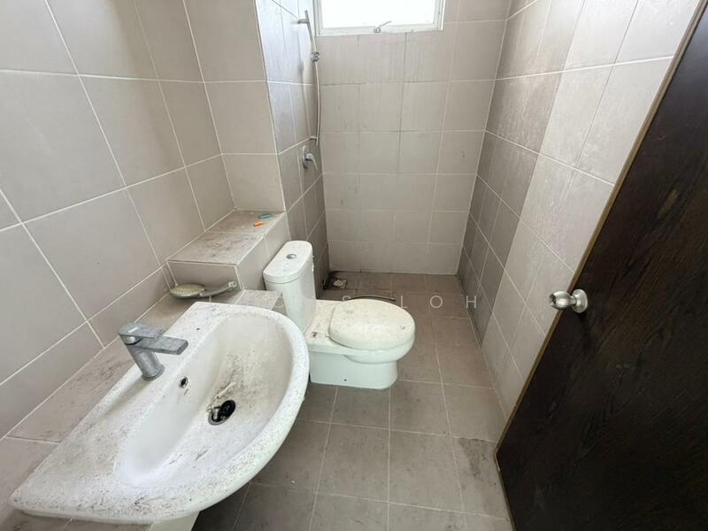 2-storey Terraced House for Sale in Bandar Puncak Alam (Puncak Alam) - Lucas Loh - Bathroom - PropertyGuru.com.my