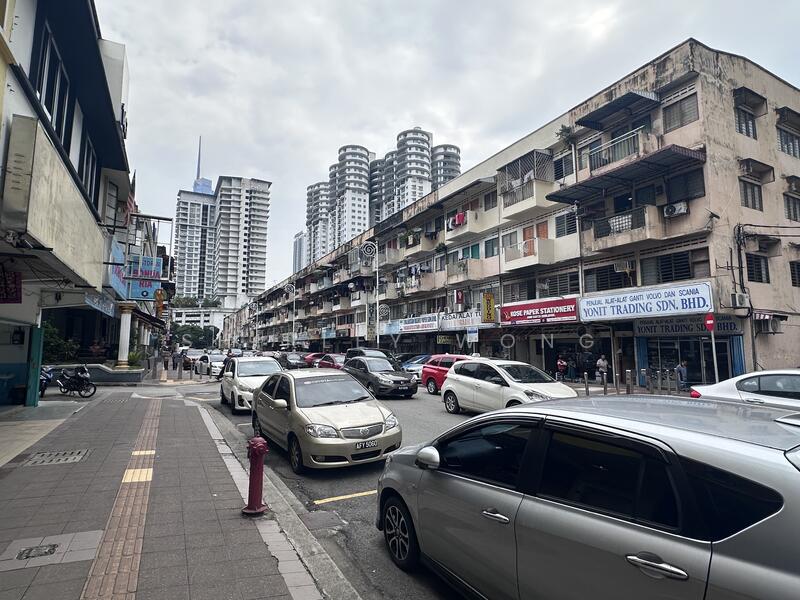 Jalan Sultan Ahmad Samad, Brickfields