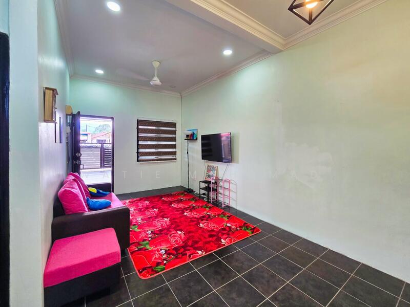 1-storey Terraced House for Sale in Batang Kali (Selangor) - WATIE MUHAMAD - Living Room - PropertyGuru.com.my