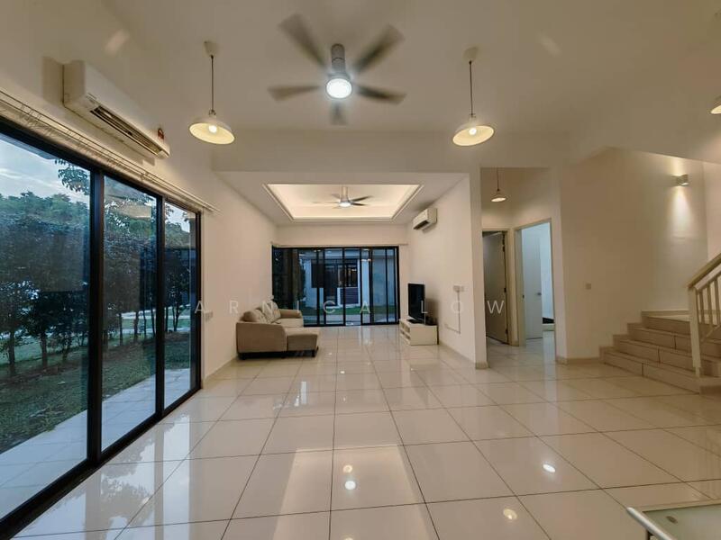 Rumah Bandar untuk Dijual di 16 Sierra (Puchong) - Arnica Low - Living Room - PropertyGuru.com.my