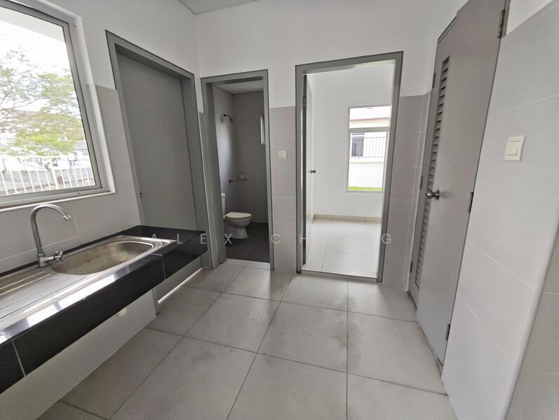 Semi-Detached House for Sale in Bandar Seri Coalfields (Ijok) - Alex CHONG - Bathroom - PropertyGuru.com.my