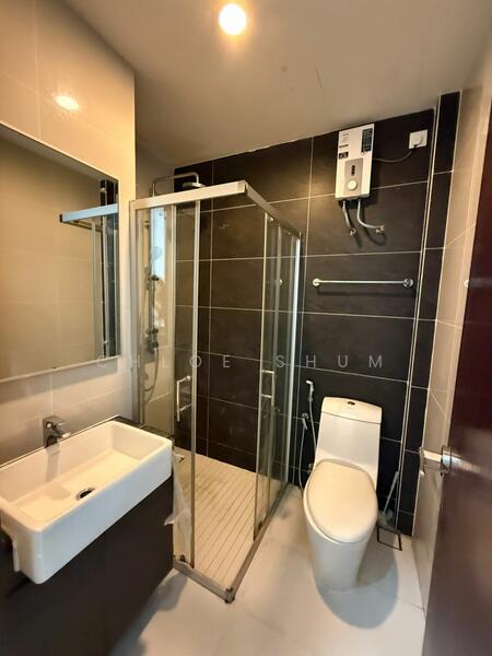 Condominium for Rent at Amberside @ Country Garden Danga Bay - Chloe Shum - Bathroom - PropertyGuru.com.my