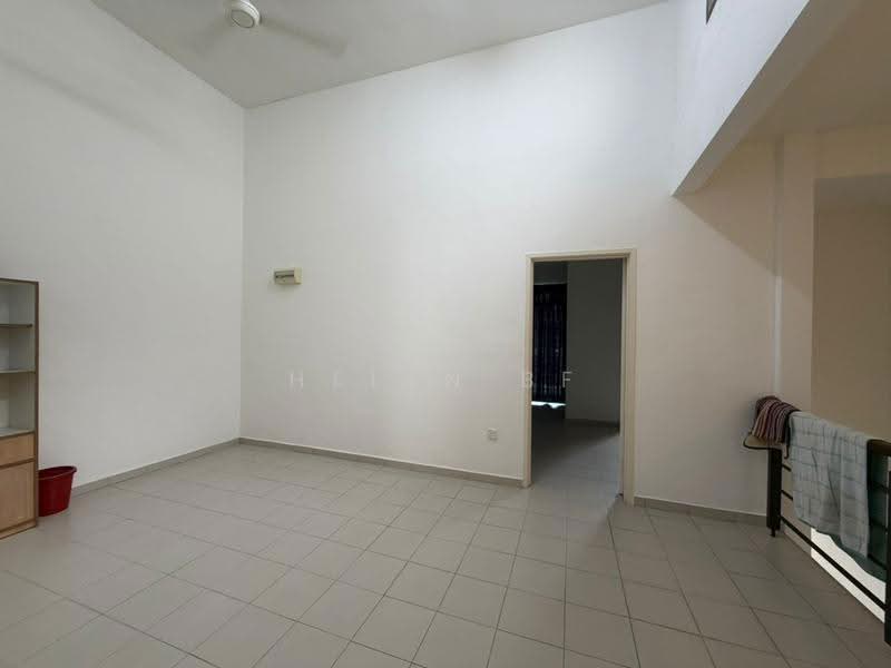 Rumah Teres untuk Disewa di Taman Muzaffar Heights (Bukit Katil) - Helen BF - Living Room - PropertyGuru.com.my