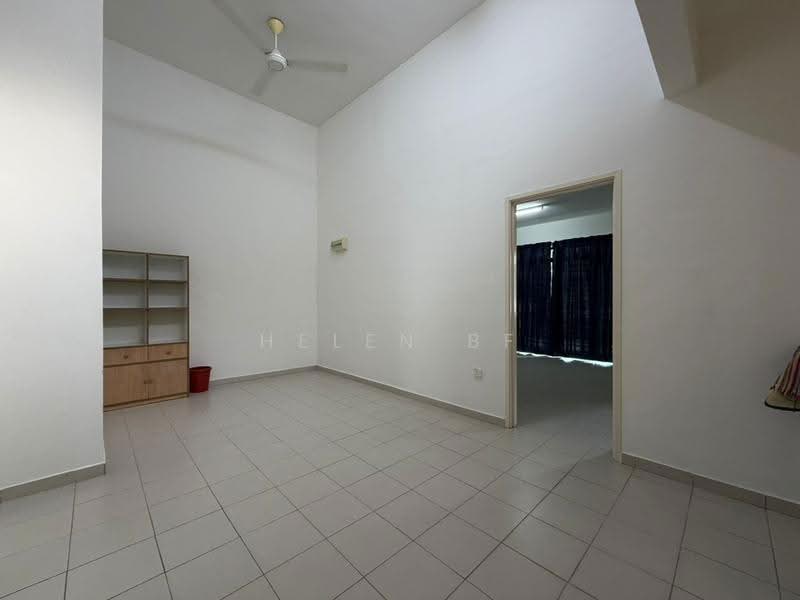 Rumah Teres untuk Disewa di Taman Muzaffar Heights (Bukit Katil) - Helen BF - Living Room - PropertyGuru.com.my