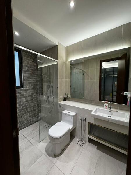 Condominium for Rent at Queens Residences Q1 @ Queens Waterfront - Evan . - Bathroom - PropertyGuru.com.my