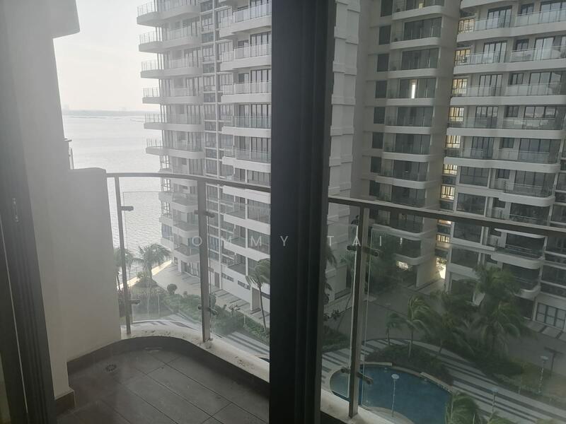 Kings Bay @ Country Garden Danga Bay untuk Untuk Disewa - RM 3,300 /bulan, Mac 2026 - Balcony - PropertyGuru.com.my