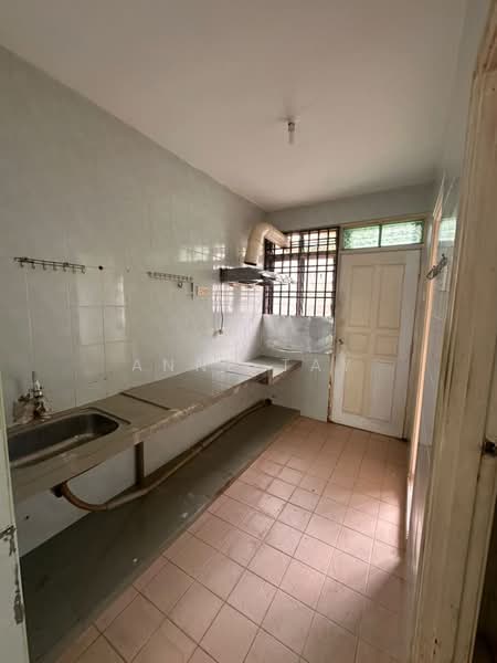 2-storey Terraced House for Sale in Taman Sri Pulai Perdana (Skudai) - Anne Tay - Kitchen - PropertyGuru.com.my