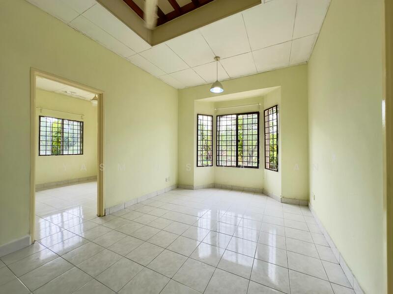 CORNER LOT Double Storey, Taman Bukit Subang untuk Untuk Dijual - RM 1,200,000, Mac 2026 - PropertyGuru.com.my