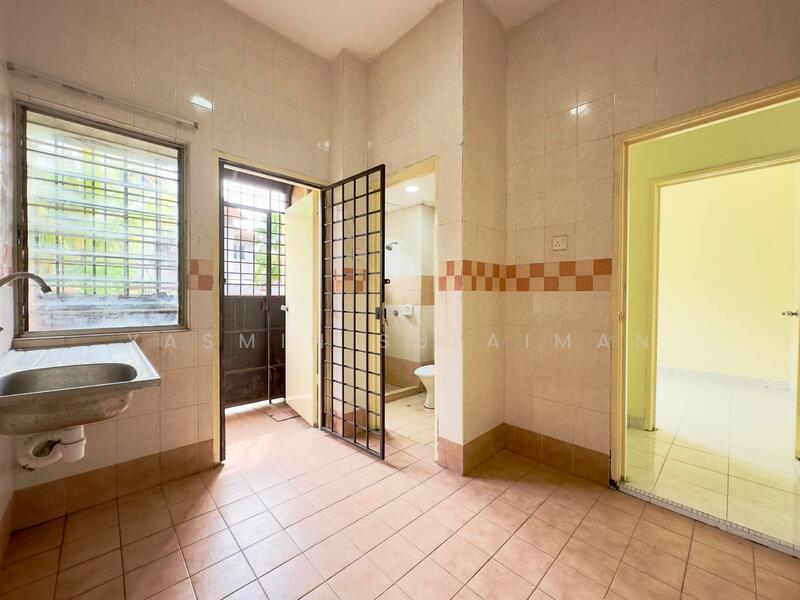 CORNER LOT Double Storey, Taman Bukit Subang untuk Untuk Dijual - RM 1,200,000, Mac 2026 - PropertyGuru.com.my