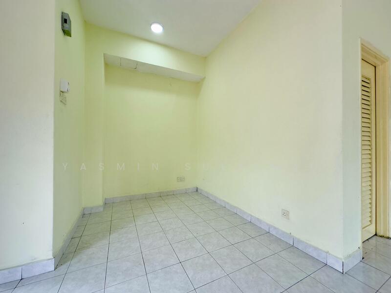 CORNER LOT Double Storey, Taman Bukit Subang untuk Untuk Dijual - RM 1,200,000, Mac 2026 - PropertyGuru.com.my