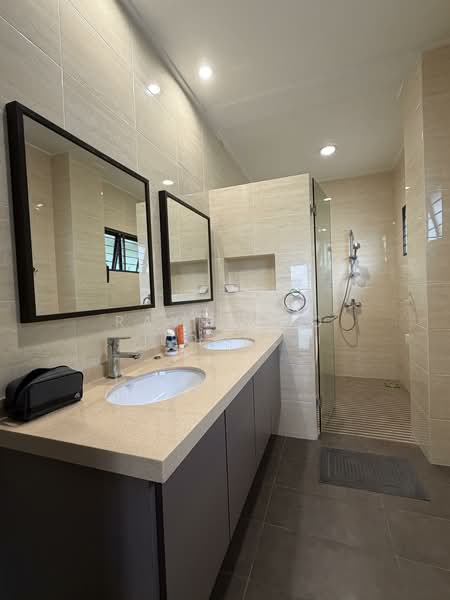 Bungalow for Sale in Ampang Jaya (Ampang) - Raynaldo Lopez - Master Bathroom - PropertyGuru.com.my