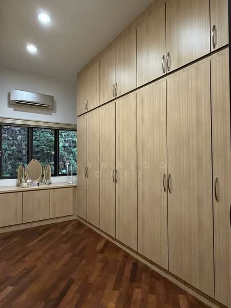 Bungalow for Sale in Ampang Jaya (Ampang) - Raynaldo Lopez - Walk-in Wardrobe - PropertyGuru.com.my