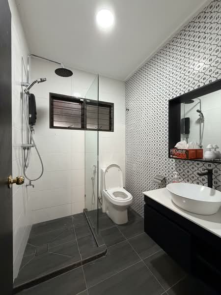 Bungalow for Sale in Ampang Jaya (Ampang) - Raynaldo Lopez - Guest Bathroom - PropertyGuru.com.my