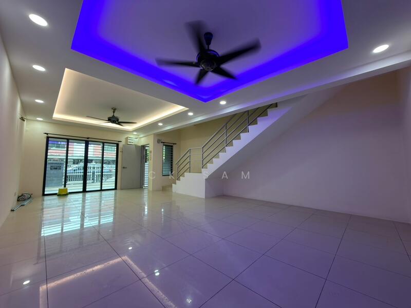 2-storey Terraced House for Sale in Taman Garing Permai (Rawang) - CK Sam - Living Room - PropertyGuru.com.my