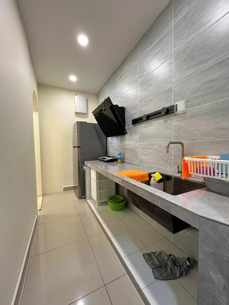 KSL Residence 2 @ Kangkar Tebrau untuk Untuk Disewa - RM 2,800 /bulan, Feb 2026 - Kitchen - PropertyGuru.com.my