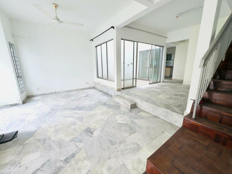 Rumah Teres 2 Tingkat untuk Dijual di Bandar Country Homes (Rawang) - Kwong Xiao Wei - Living Room - PropertyGuru.com.my