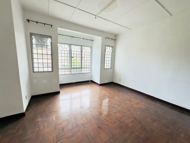 Rumah Teres 2 Tingkat untuk Dijual di Bandar Country Homes (Rawang) - Kwong Xiao Wei - Living Room - PropertyGuru.com.my
