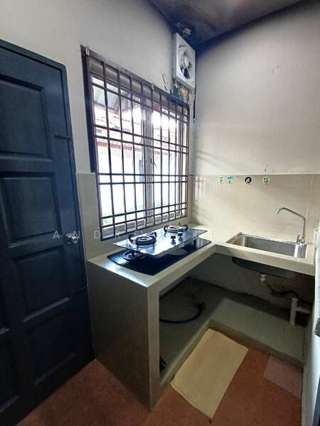 1-storey Terraced House for Sale in Bandar Uda Utama (Johor Bahru) - Andrew Keng - Kitchen - PropertyGuru.com.my