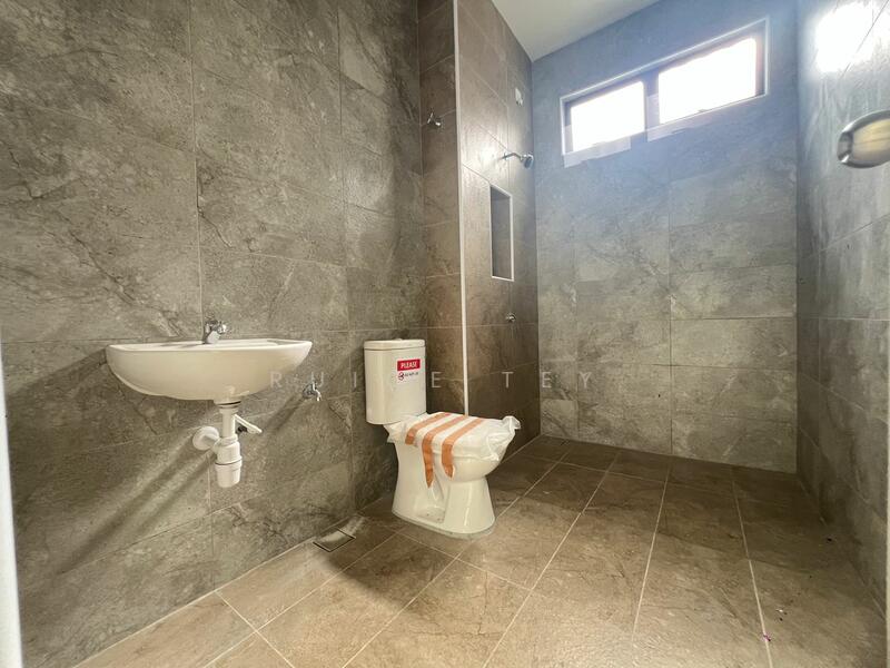 Bukit Indah Bukit Indah untuk Untuk Dijual - RM 900,000, Mac 2026 - Bathroom - PropertyGuru.com.my