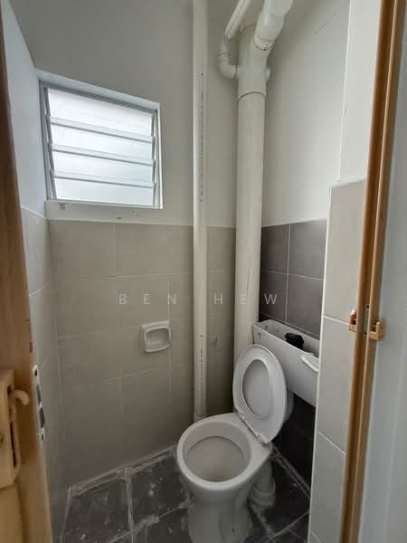 Pangsapuri untuk Dijual di Pangsapuri Rimbun - Ben Hew - Bathroom - PropertyGuru.com.my