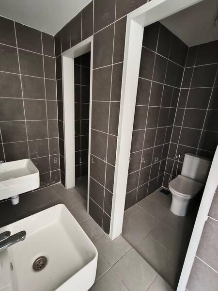 Semi-D Factory for Rent in Kota Puteri (Batu Arang) - Belle Yap - Bathroom - PropertyGuru.com.my