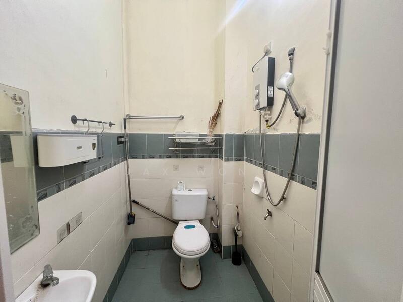 TAMAN BUKIT TIRAM (VIOLET 2) untuk Untuk Dijual - RM 585,000, Mac 2026 - Bathroom - PropertyGuru.com.my