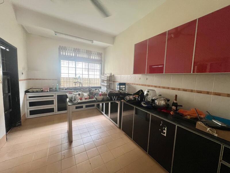 TAMAN BUKIT TIRAM (VIOLET 2) untuk Untuk Dijual - RM 585,000, Mac 2026 - Kitchen - PropertyGuru.com.my