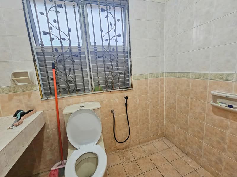 Rumah Teres 2 Tingkat untuk Dijual di Putra Permai (Subang Jaya) - Jason Ooi - Bathroom - PropertyGuru.com.my