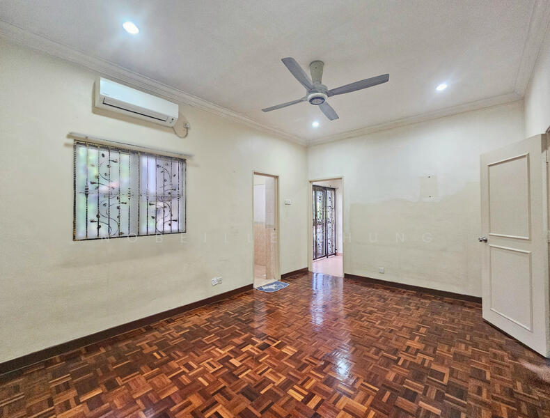 2-storey Terraced House for Sale in Putra Permai (Subang Jaya) - Nobeille Chung - PropertyGuru.com.my